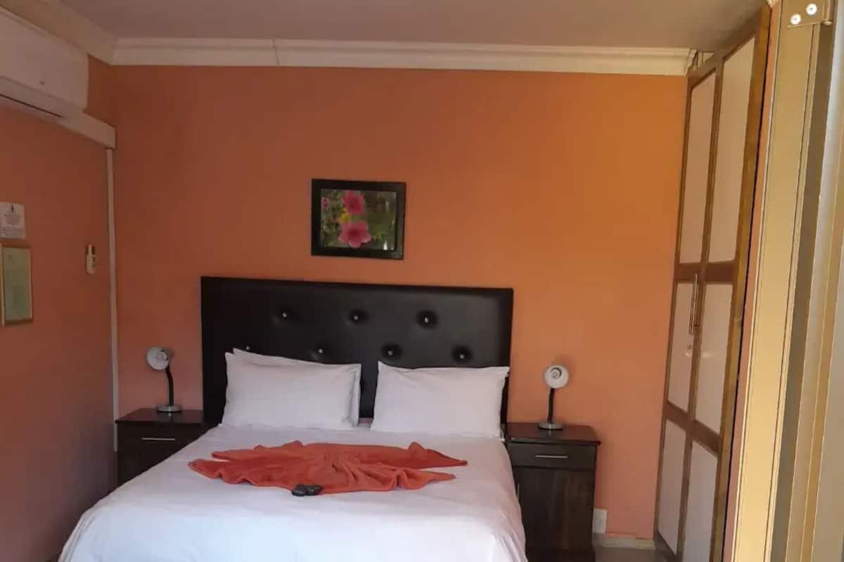 Desk, laptop workspace, iron/ironing board (on request), free WiFi