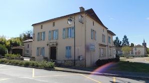 Fachada de la propiedad