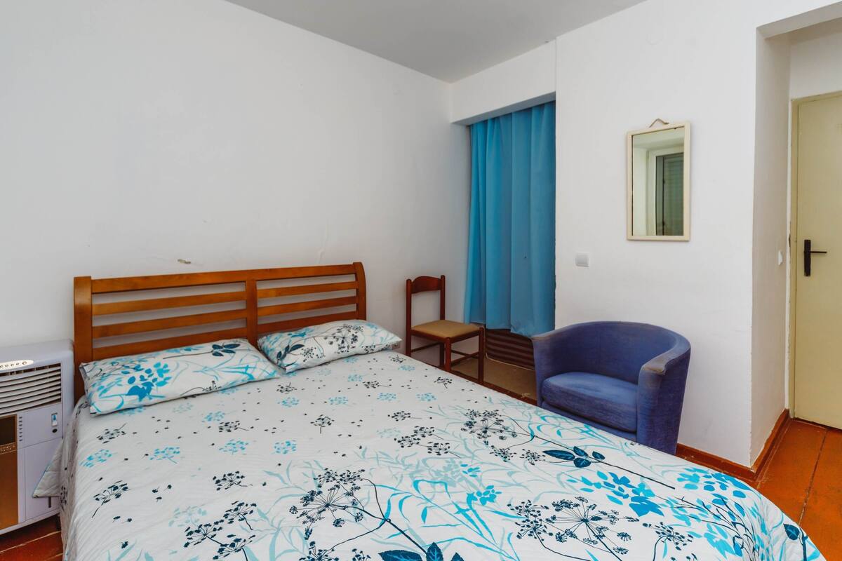 Classic Apartment | 1 bedroom, in-room safe, laptop workspace, iron/ironing board