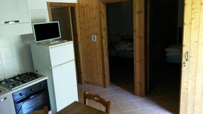 Bungalow, 2 Schlafzimmer | Eigene Küche | Kühlschrank, Ofen, Herdplatte, Kochgeschirr/Geschirr/Besteck