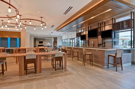 Hilton Garden Inn Destin Miramar Beach - Image 17