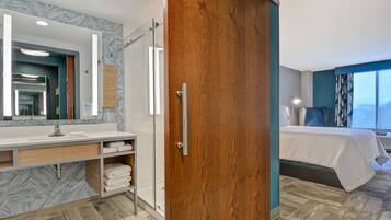 Desk, laptop workspace, free WiFi, bed sheets