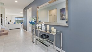 Biệt thự dành cho gia đình, nhiều phòng ngủ, khu vực vườn | 10 phòng ngủ, trang trí khác biệt 