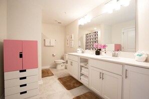 Bathroom - Vhc7822ha - Storey Lake Resort - 3 Bed 2 Baths Apartment (Kissimmee)