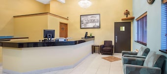 Super 8 by Wyndham Normal Bloomington