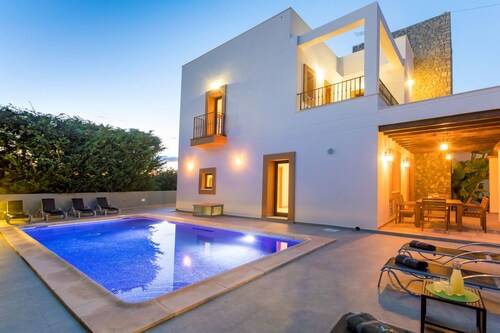 Villa Near Ibiza Town Sleeps 12/14