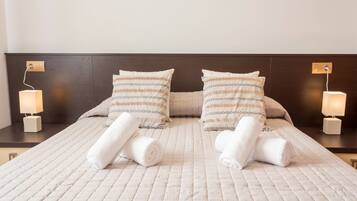 5 bedrooms, iron/ironing board, internet