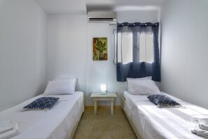 2 bedrooms, in-room safe, iron/ironing board, free WiFi