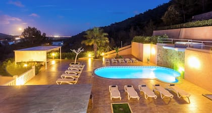 Large Villa near Ibiza Town Sleeps 20/22