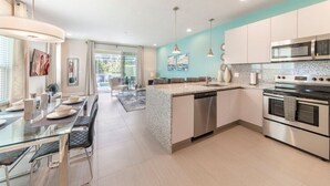 Townhome för familj - trädgård | Eget kök | Spishäll, diskmaskin och grytor/köksredskap
