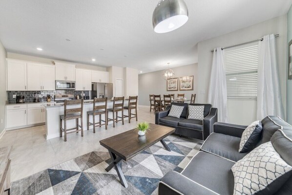 Perhepientalo, puutarha-alue | Olohuone | Taulutelevisio, videopelikonsoli