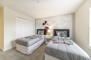 Maison mitoyenne Familiale, côté jardin | 4 chambres, décoration personnalisée, ameublement personnalisé