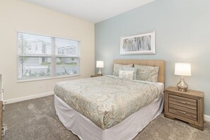 Maison en rangée familiale, côté jardin | 4 chambres, décor unique, ameublement unique