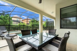 Family Villa, Garden Area | Outdoor dining