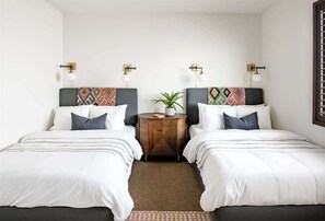 4 chambres, fer et planche à repasser, accès au Wi-Fi (inclus)