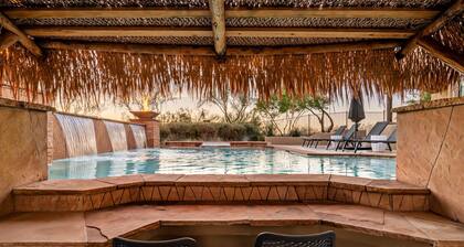 Lämmitetty uima-allas w / uimabaarilla, kylpylä, kattokerros ja paljon muuta!