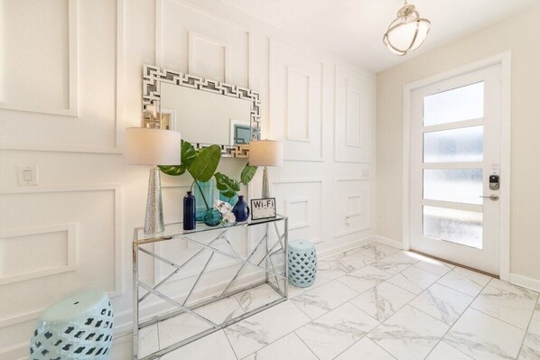 Villa familiar, varias habitaciones, en el área del jardín | 8 habitaciones, decoración personalizada y muebles diferentes 