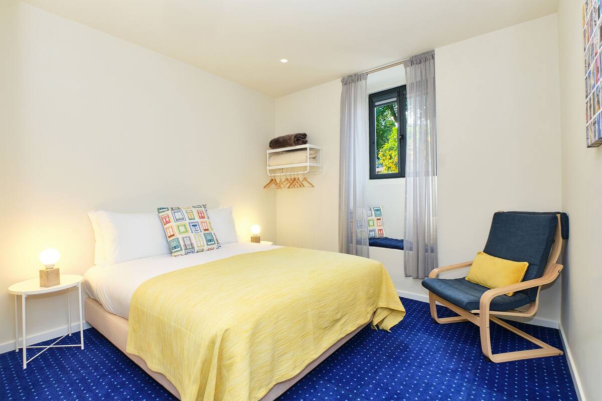 Romantic Apartment, 1 Bedroom | Hypo-allergenic bedding available, desk, soundproofing