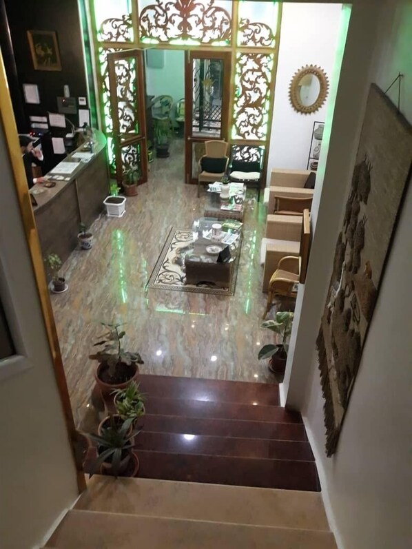 Lobby sitting area - Hotel Du Prince (Ain Temouchent)