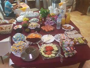 Free daily buffet breakfast  - Hotel Du Prince (Ain Temouchent)