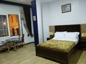 Minibar, desk, blackout curtains, rollaway beds - Hotel Du Prince (Ain Temouchent)