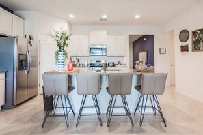 Stovetop, dishwasher, cookware/dishes/utensils