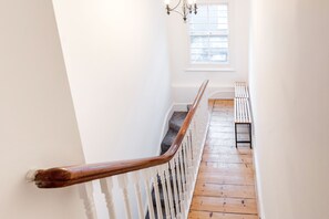 Interior - Deluxe 4 BR Oxford Circus Apartment With Terrace (London)