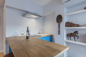 Studio (Tennis) | Coin cuisine privé | Réfrigérateur, plaque de cuisson