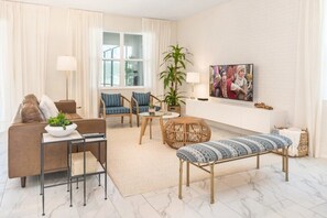 Platt-tv och en tv-spelskonsol