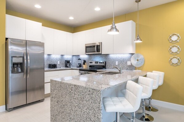 Parrilla de estufa, lavavajillas y utensilios de cocina 