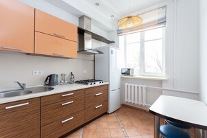 高級公寓 (floor 4) | 私人廚房 | 大型雪櫃/冰箱、微波爐、爐具、咖啡機/沖茶器