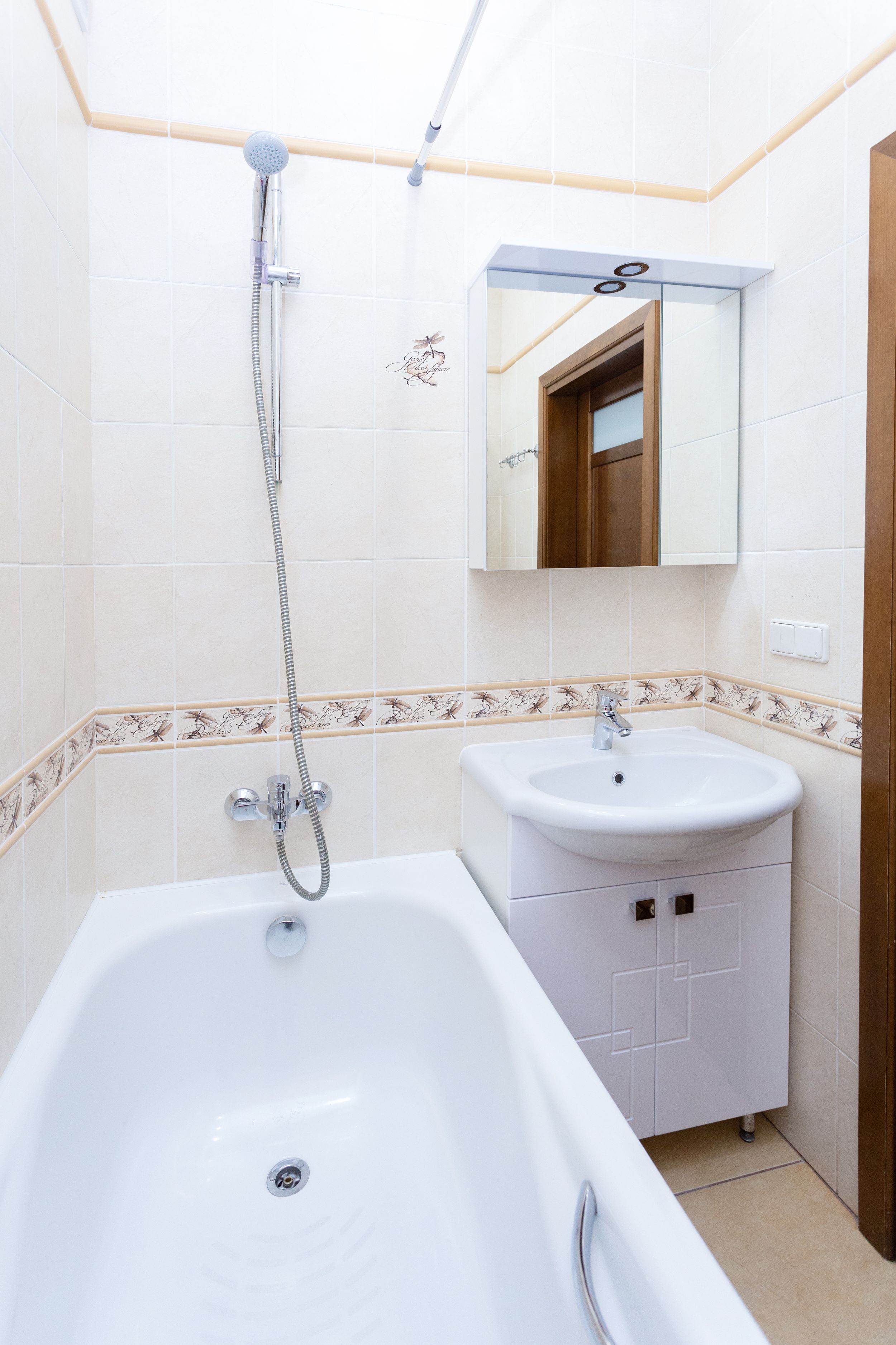Superior appartement (floor 4) | Badkamer | Een bad, gratis toiletartikelen, een haardroger, handdoeken