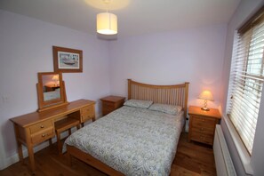 Comfort Cottage (Seaspray) | Individually decorated, individually furnished, iron/ironing board - Rathmullan Holiday Homes (Rathmullan)