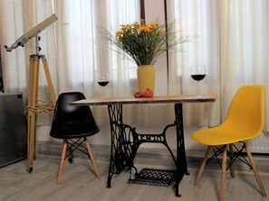 Leilighet | Eget kjøkken | Kjøleskap, mikrobølgeovn, ovn og kokeplater