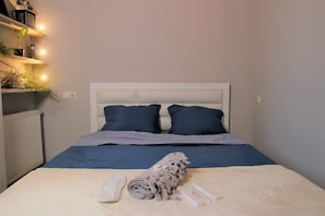 2 bedrooms, soundproofing, iron/ironing board, free WiFi