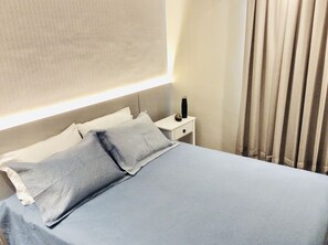 1 chambre, fer et planche à repasser, Wi-Fi, literie fournie