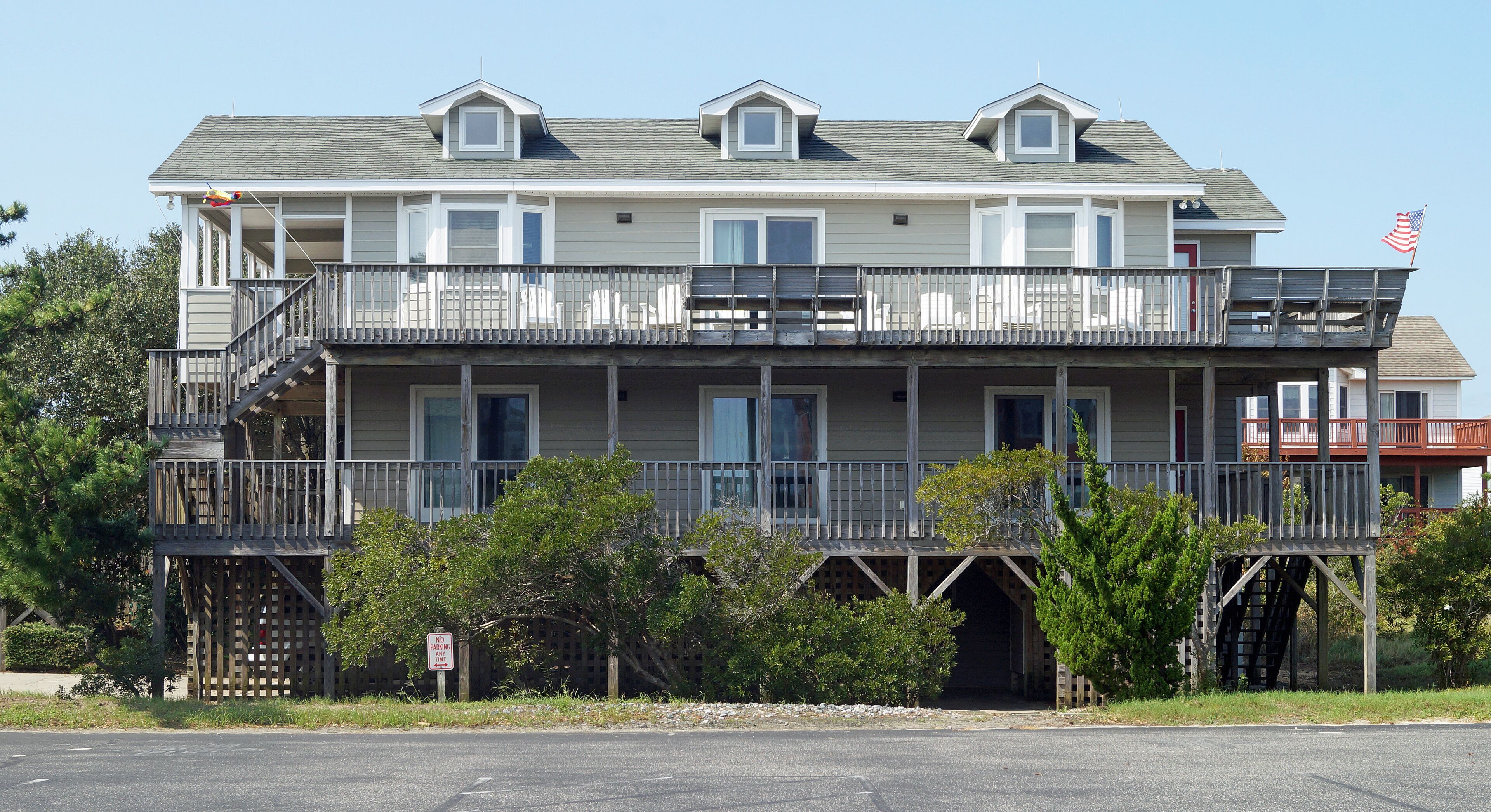 OS615- Semi-Oceanfront Home with 5 BRs and stunning ocean views!