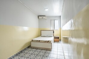 Free WiFi, bed sheets - Hotel Sany (São Paulo)