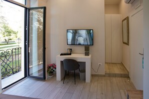 Standard Double Room, Balcony - Royal Gardens B&B Caserta (Caserta)