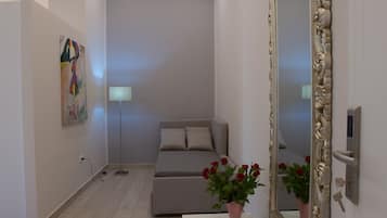 Luxury Suite | Premium bedding, memory foam beds, minibar, in-room safe