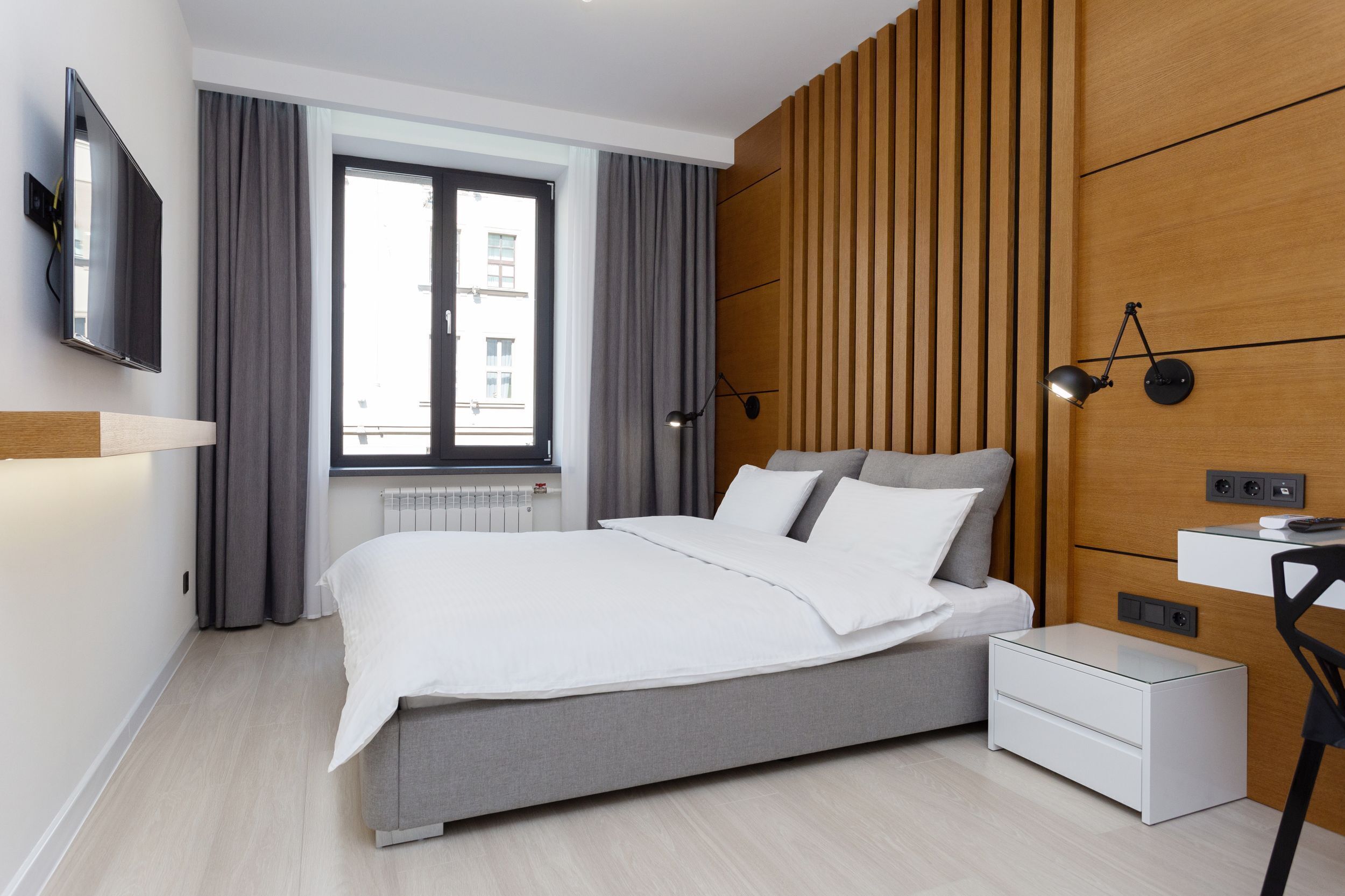 Apartemen Deluks (floor 2) | 1 kamar tidur, seprai antialergi, brankas, dan didekorasi berbeda-beda