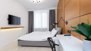 Deluxe Apartment (floor 2) | 1 bedroom, hypo-allergenic bedding, in-room safe, individually decorated