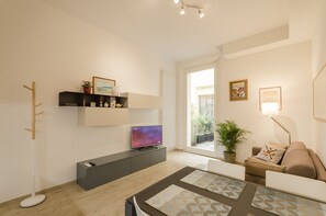 Apartment, 1 Bedroom | Living area