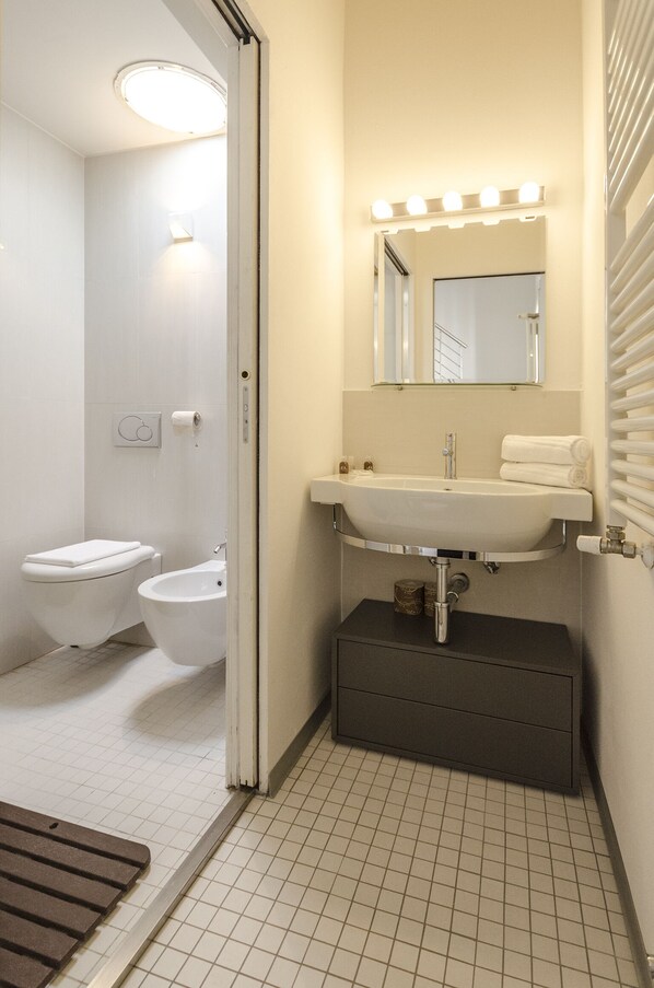 Apartment, 1 Bedroom | Bathroom