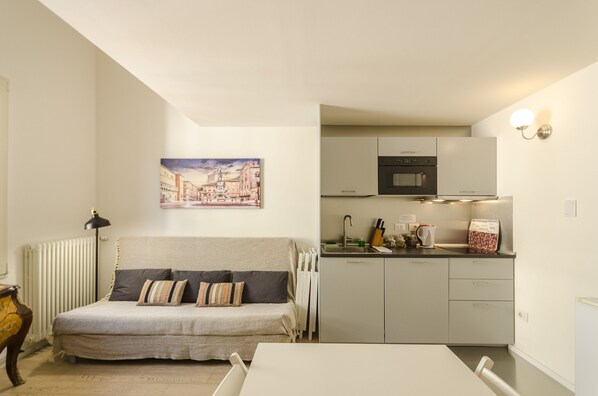 Apartment, 2 Bedrooms | Living area