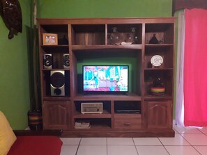 Interior - A haven of greenery in the heart of the city and a few steps from the lagoon ... (AMBODIFOTOTRA)