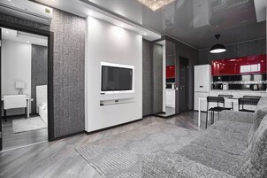 Deluxe-Apartment | 2 Schlafzimmer, Allergikerbettwaren, individuell dekoriert, Schreibtisch