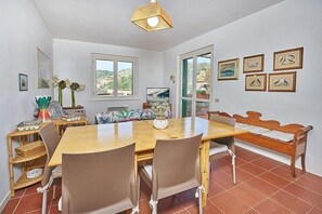 Leilighet, 2 soverom | Spiseområde på rommet