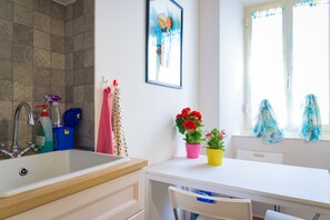 Appartement, 2 chambres (Grande) | Restauration dans la chambre