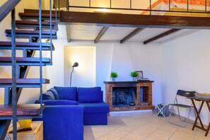 Studio (A) | Living area